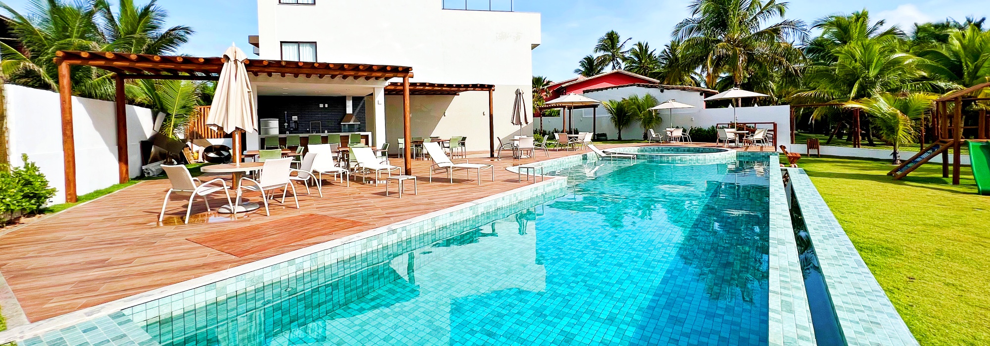 Village 3 Suítes com 153m² duplex – piscina privativa – pé na areia – Itacimirim – Bahia